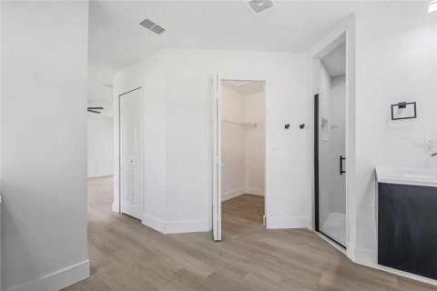Casa en venta en Deltona, Florida, 3 dormitorios, 179.86 m2 № 2158036 - foto 24