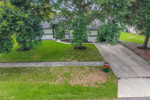 Casa en venta en Deltona, Florida, 3 dormitorios, 179.86 m2 № 2158036 - foto 6