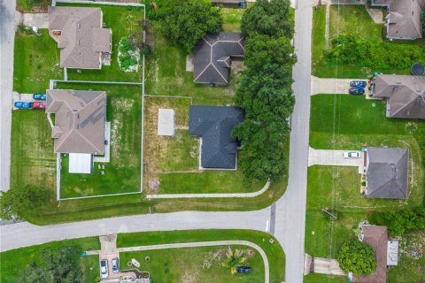 Casa en venta en Deltona, Florida, 3 dormitorios, 179.86 m2 № 2158036 - foto 13