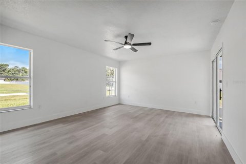 Casa en venta en Deltona, Florida, 3 dormitorios, 179.86 m2 № 2158036 - foto 19