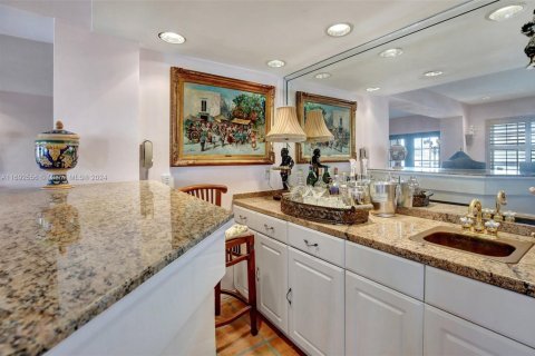 Condominio en venta en Hallandale Beach, Florida, 2 dormitorios, 162.58 m2 № 1693963 - foto 16