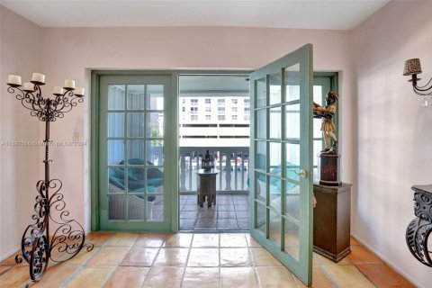 Condominio en venta en Hallandale Beach, Florida, 2 dormitorios, 162.58 m2 № 1693963 - foto 10