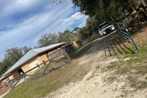 House in Ocala, Florida 4 bedrooms, 128.58 sq.m. № 1945437 - photo 2