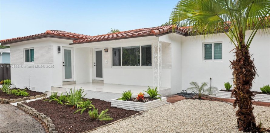 Villa ou maison à Hollywood, Floride 4 chambres, 174.38 m2 № 1895872