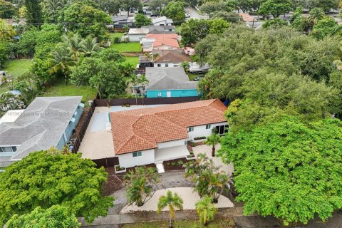 Casa en venta en Hollywood, Florida, 4 dormitorios, 174.38 m2 № 1895872 - foto 21