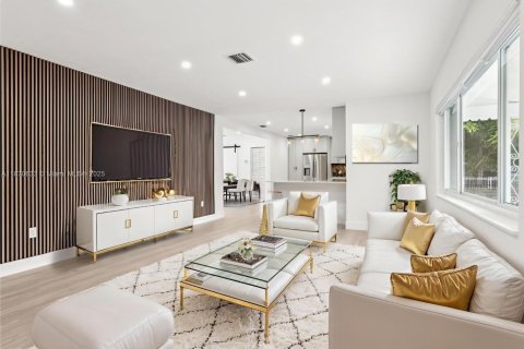 Casa en venta en Hollywood, Florida, 4 dormitorios, 174.38 m2 № 1895872 - foto 4