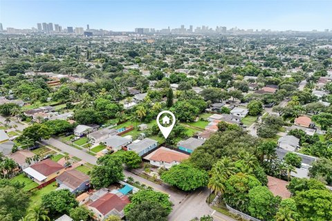 Casa en venta en Hollywood, Florida, 4 dormitorios, 174.38 m2 № 1895872 - foto 24