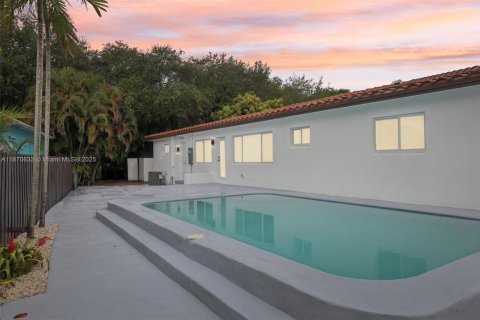 Casa en venta en Hollywood, Florida, 4 dormitorios, 174.38 m2 № 1895872 - foto 27
