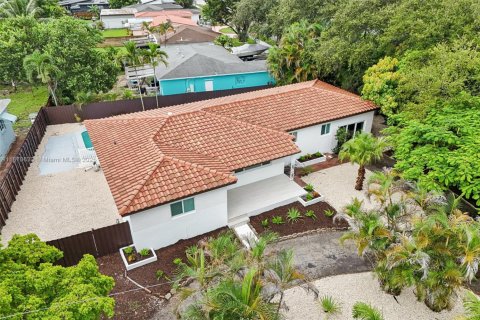 Casa en venta en Hollywood, Florida, 4 dormitorios, 174.38 m2 № 1895872 - foto 22