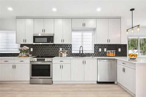 Casa en venta en Hollywood, Florida, 4 dormitorios, 174.38 m2 № 1895872 - foto 7