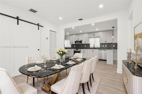 Casa en venta en Hollywood, Florida, 4 dormitorios, 174.38 m2 № 1895872 - foto 8