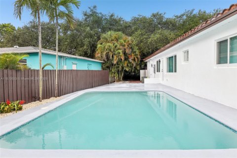 Casa en venta en Hollywood, Florida, 4 dormitorios, 174.38 m2 № 1895872 - foto 19