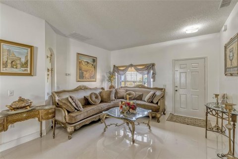 Casa en venta en Kissimmee, Florida, 4 dormitorios, 160.81 m2 № 1542890 - foto 3