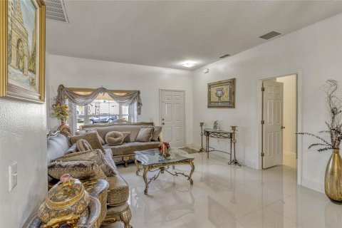 Casa en venta en Kissimmee, Florida, 4 dormitorios, 160.81 m2 № 1542890 - foto 5