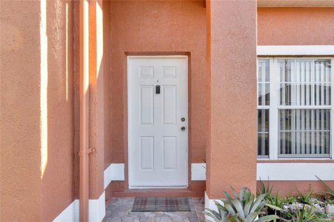 Casa en venta en Kissimmee, Florida, 4 dormitorios, 160.81 m2 № 1542890 - foto 2