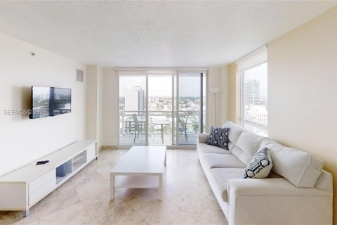 Снять в аренду кондоминиум в Майами-Бич, Флорида 1 спальня, 75.44м2, № 2050084 - фото 2