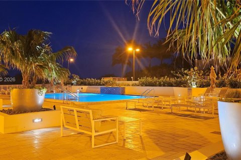 Снять в аренду кондоминиум в Майами-Бич, Флорида 1 спальня, 75.44м2, № 2050084 - фото 18