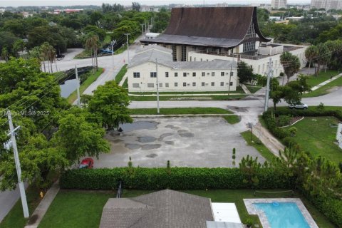 Купить земельный участок в Майами-Спрингс, Флорида № 1897022 - фото 5