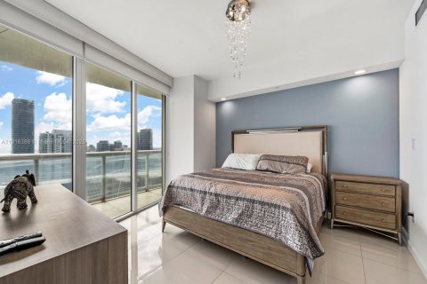 Condo in Miami, Florida, 2 bedrooms № 1971115 - photo 11