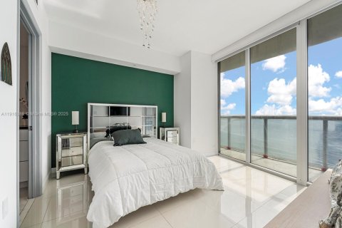 Condo in Miami, Florida, 2 bedrooms № 1971115 - photo 16
