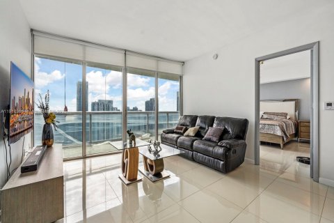 Condo in Miami, Florida, 2 bedrooms № 1971115 - photo 9