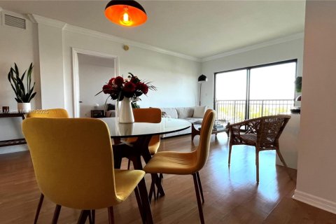 Copropriété à louer à Miami, Floride: 2 chambres, 88.07 m2 № 1964147 - photo 2