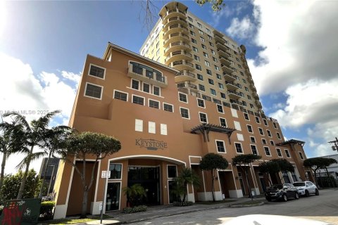 Copropriété à louer à Miami, Floride: 2 chambres, 88.07 m2 № 1964147 - photo 1