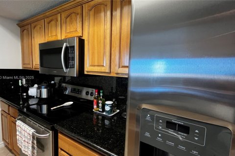 Copropriété à louer à Miami, Floride: 2 chambres, 88.07 m2 № 1964147 - photo 6