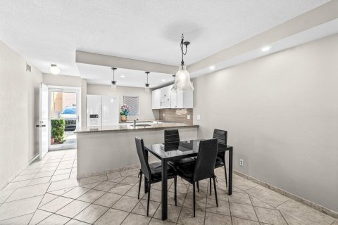 Condo in Boynton Beach, Florida, 2 bedrooms  № 2155069 - photo 6