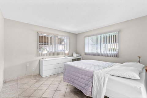 Condo in Boynton Beach, Florida, 2 bedrooms  № 2155069 - photo 10