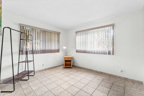 Condo in Boynton Beach, Florida, 2 bedrooms  № 2155069 - photo 14