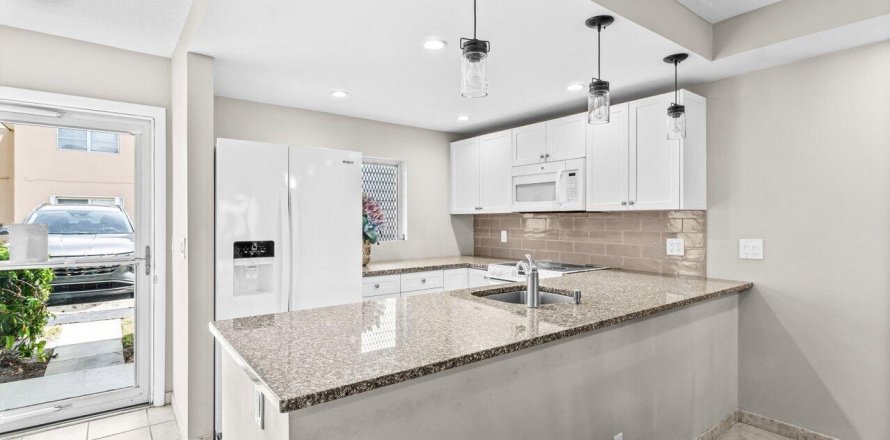 Condo in Boynton Beach, Florida, 2 bedrooms  № 2155069