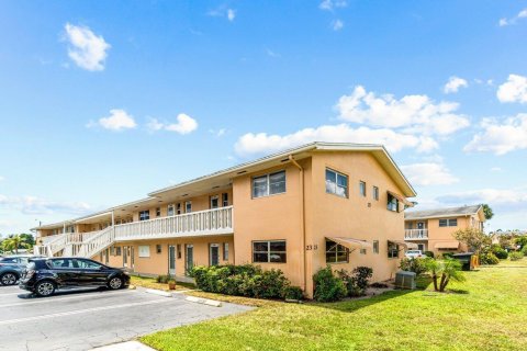 Condo in Boynton Beach, Florida, 2 bedrooms  № 2155069 - photo 16