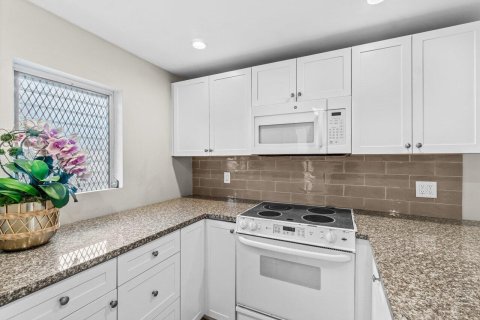 Condo in Boynton Beach, Florida, 2 bedrooms  № 2155069 - photo 4