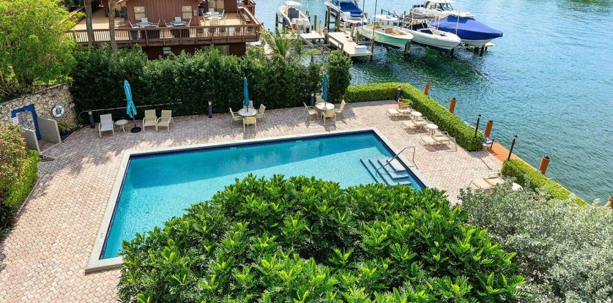 Condo in Hillsboro Beach, Florida, 2 bedrooms  № 1081733