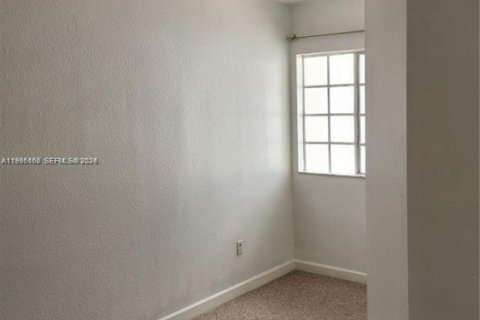 Touwnhouse à louer à Miami, Floride: 3 chambres, 145.95 m2 № 2027907 - photo 21