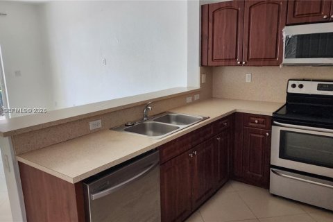 Touwnhouse à louer à Miami, Floride: 3 chambres, 145.95 m2 № 2027907 - photo 9