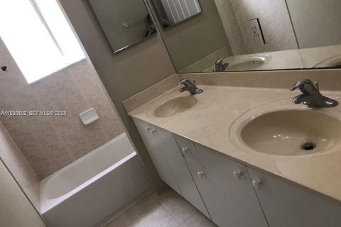 Touwnhouse à louer à Miami, Floride: 3 chambres, 145.95 m2 № 2027907 - photo 19