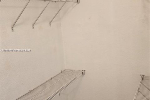 Touwnhouse à louer à Miami, Floride: 3 chambres, 145.95 m2 № 2027907 - photo 25