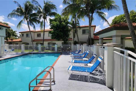 Touwnhouse à louer à Miami, Floride: 3 chambres, 145.95 m2 № 2027907 - photo 6