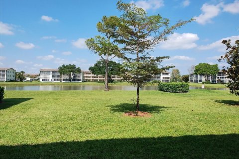 Condominio en venta en Boca Raton, Florida, 2 dormitorios, 78.04 m2 № 1186508 - foto 1