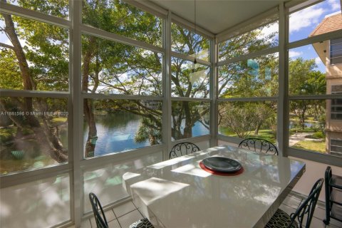 Condominio en venta en Lauderdale Lakes, Florida, 2 dormitorios, 87.7 m2 № 1977748 - foto 26