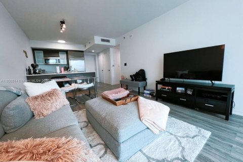 Купить кондоминиум в Майами, Флорида 1 спальня, 68.56м2, № 1695245 - фото 2