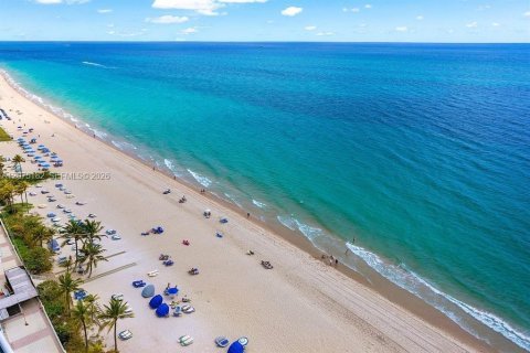 Condo in Fort Lauderdale, Florida, 2 bedrooms № 2316092 - photo 20