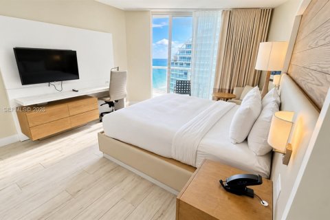 Condo in Fort Lauderdale, Florida, 2 bedrooms № 2316092 - photo 11
