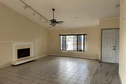 Villa ou maison à vendre à Port St. Lucie, Floride: 3 chambres, 165.83 m2 № 2043697 - photo 13