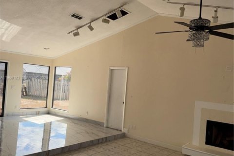 Villa ou maison à vendre à Port St. Lucie, Floride: 3 chambres, 165.83 m2 № 2043697 - photo 8