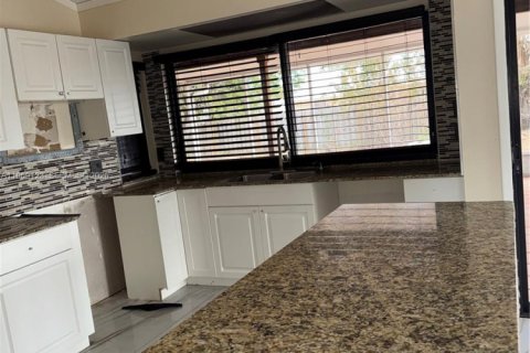 Villa ou maison à vendre à Port St. Lucie, Floride: 3 chambres, 165.83 m2 № 2043697 - photo 16