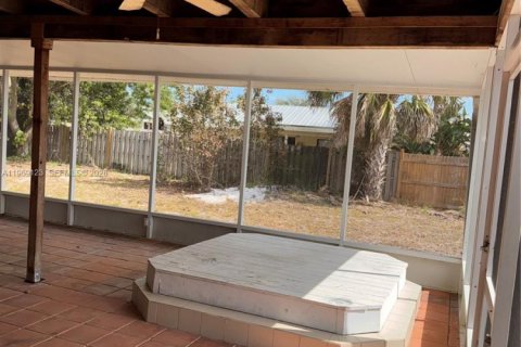 Villa ou maison à vendre à Port St. Lucie, Floride: 3 chambres, 165.83 m2 № 2043697 - photo 21