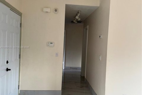 Villa ou maison à vendre à Port St. Lucie, Floride: 3 chambres, 165.83 m2 № 2043697 - photo 3